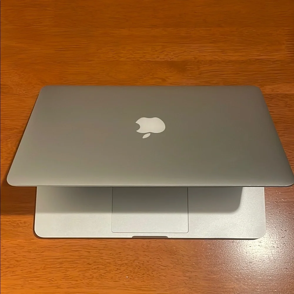 Apple Silver MacBook Sleek Laptop
